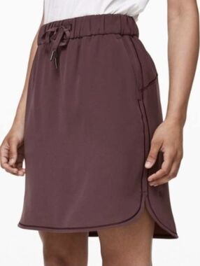 Lululemon On The Fly Skirt in Cherry Cola - Size 6